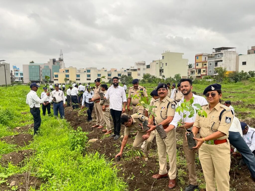 police plantation sewa with khaki best Ngo in delhi ncr ghaziabad